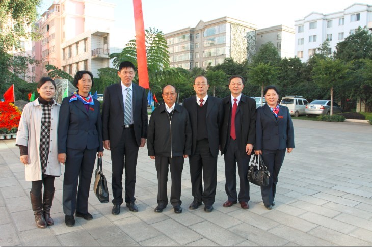 云师大杨林校长伊继东书记到校参加校庆庆典