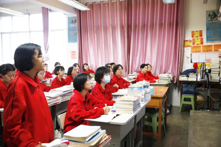 教研交流促发展携手共圆教育梦记云南师大附中赴丽江华坪女子高级中学