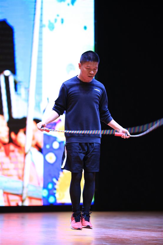 C:\Users\tuan\Desktop\2019体育节教师项目\nEO_IMG_18058831.jpg