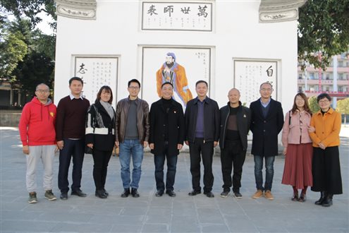 E:\教课室资料（2016.9后）\人才培养（彬彬）\云南师大附中帮扶梁河一中计划\2019.12.24师大附中12月帮扶照片\IMG_6220.JPG