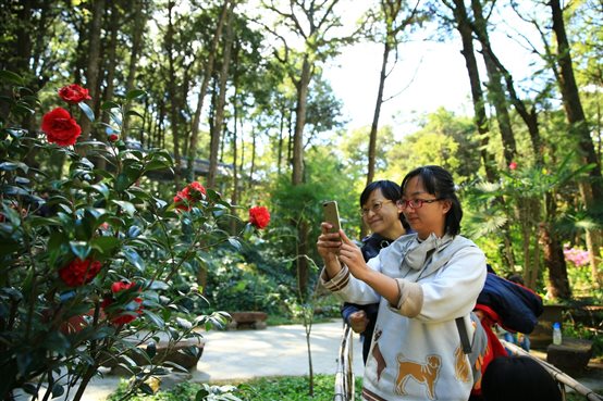 E:\照片临时\2019.02\2019.03.02 2019年三八节活动\小\用\05.jpg