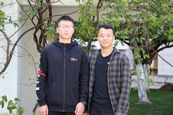 说明: E:\工作\2019届工作\月考优秀学生名单\省统一和市统二\4.9给开开姐\4.9给开开姐\IMG_9559_副本.jpgIMG_9559_副本