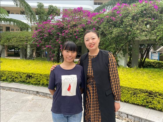 C:\Users\Thinkpad\Desktop\2020.9.18 2021届高三第一次月考\李婉杨和李春燕（文科第五）.JPG