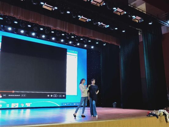 说明: 刘海云和老师